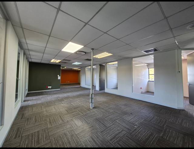 1,225M² OFFICE TO LET IN ILLOVO